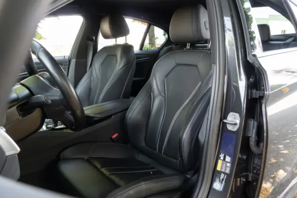 BMW 520 e Pack M 8