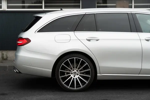 Mercedes-Benz E 220 D Avantgarde 39