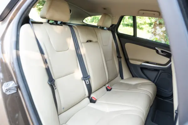 Volvo V60 Cross Country 2.0 D3 Momentum 9