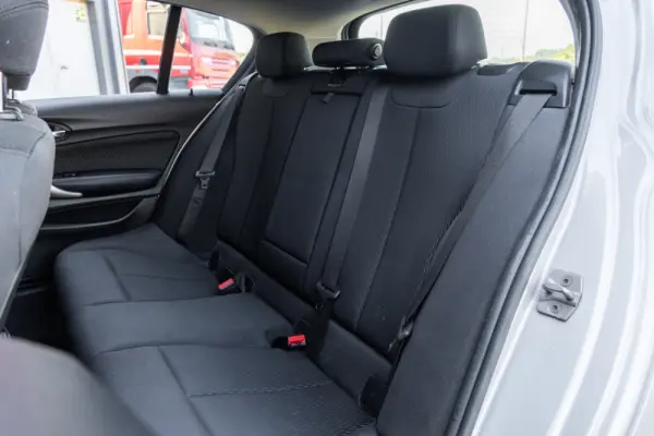 BMW 116 d Line Sport 9