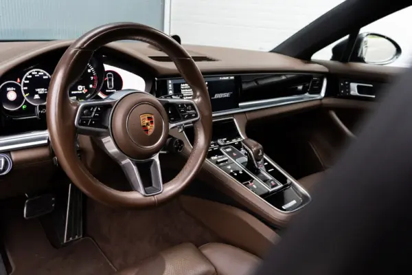 Porsche Panamera Sport Turismo 4 E-Hybrid Platinum Edition PDLS 7
