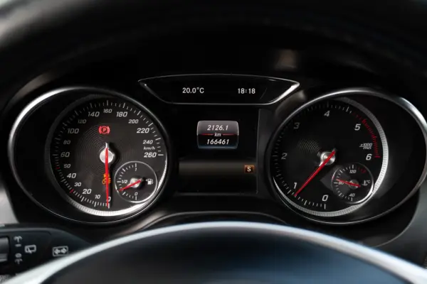 Mercedes-Benz CLA 180 d Shooting Brake AMG Line 13