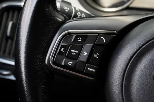 Jaguar E-Pace 2.0 i4D SE 38