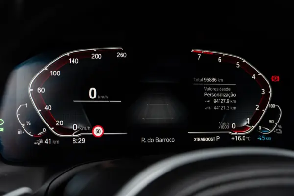 BMW 330 e Pack M Auto 10