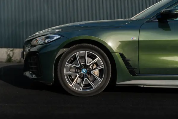 BMW i4 eDrive40 Pack Desportivo M 28
