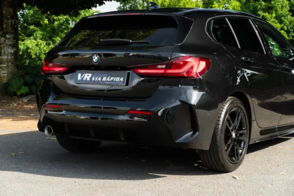 BMW 116 d Pack Desportivo M Auto 27