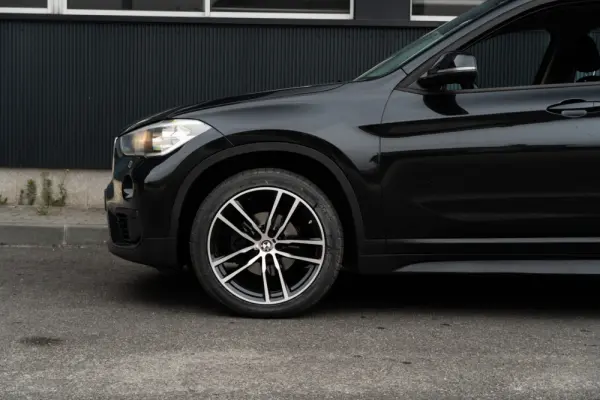BMW X1 16 d sDrive Advantage 33