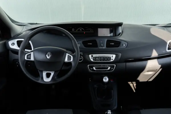 Renault Scénic 1.5 dCi Dynamique S 11