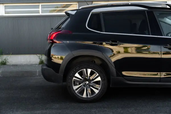 Peugeot 2008 1.2 PureTech Allure 27