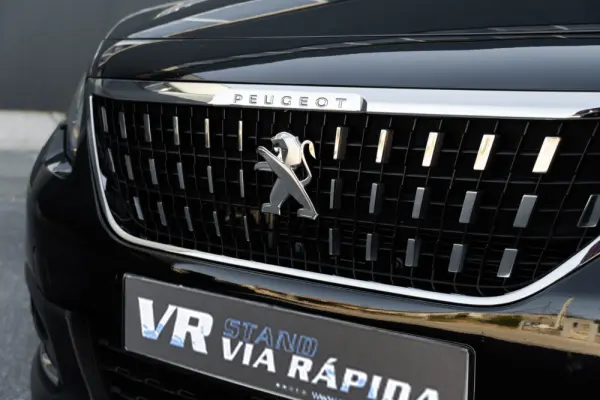 Peugeot 2008 1.2 PureTech Allure 21