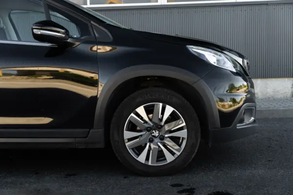Peugeot 2008 1.2 PureTech Allure 28