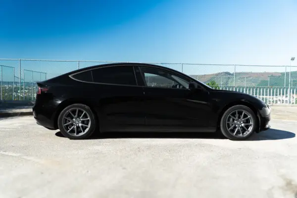 Tesla Model 3 Standard Range Plus RWD 28
