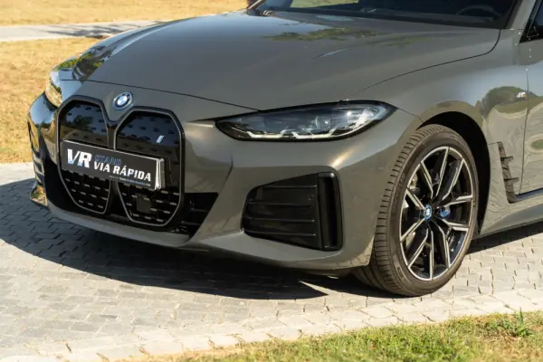 BMW i4 eDrive35 Pack Desportivo M 26