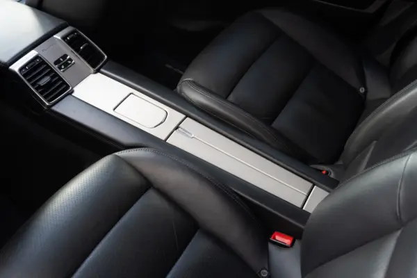 Porsche Panamera S E-Hybrid 34