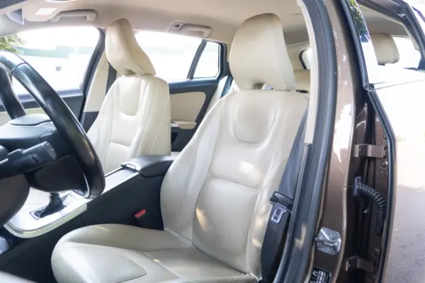 Volvo V60 Cross Country 2.0 D3 Momentum 20