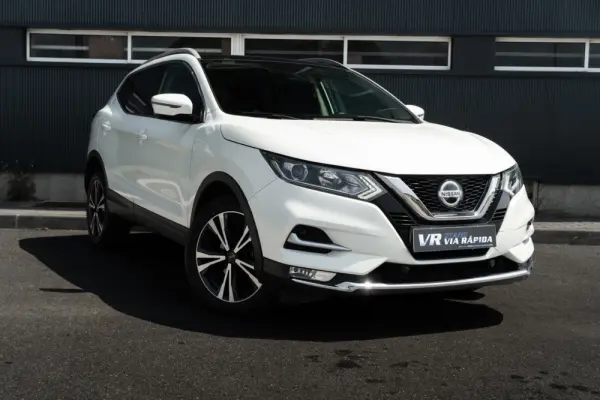 Nissan Qashqai 1.5 dCi N-Connecta J18 3