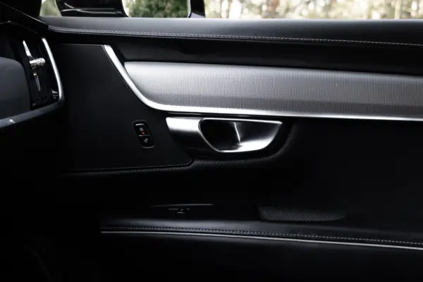 Volvo V90 2.0 D4 R-Design Geartronic 43