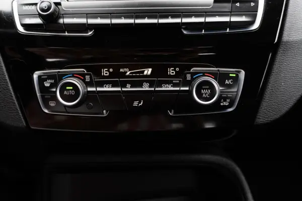 BMW X1 16 d sDrive Advantage 21