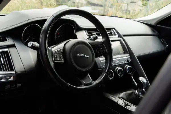Jaguar E-Pace 2.0 i4D SE 7