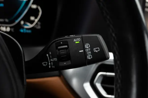 BMW 330 e Pack M Auto 46