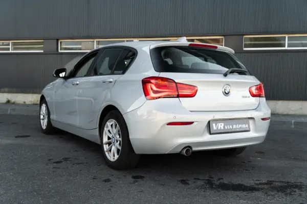 BMW 116 d Line Sport 6