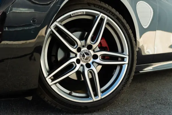 Mercedes-Benz E 220 d Avantgarde 30