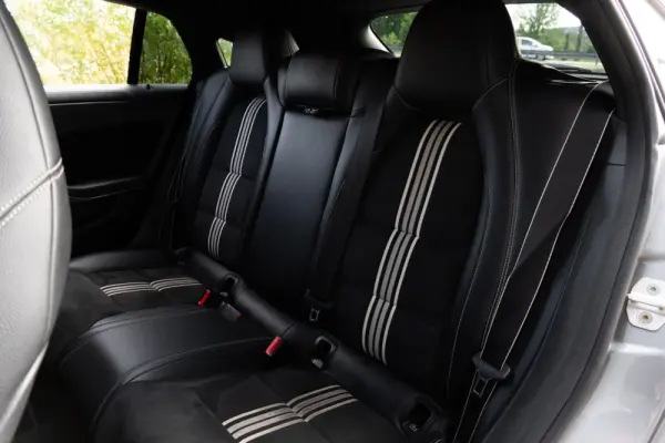 Mercedes-Benz CLA 180 d Shooting Brake AMG Line 27