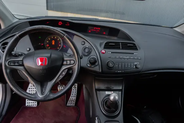 Honda Civic 2.0 Type-R 10