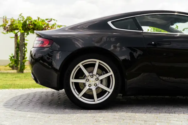 Aston Martin Vantage Coupe Sportshift 24