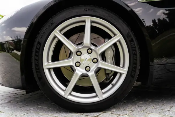 Aston Martin Vantage Coupe Sportshift 25