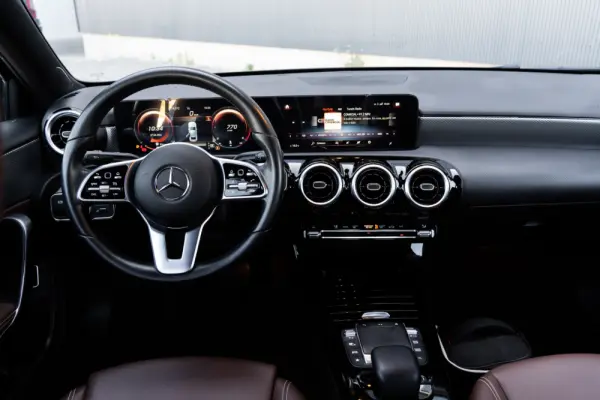 Mercedes-Benz A 180 Limousine d Progressive Aut. 12