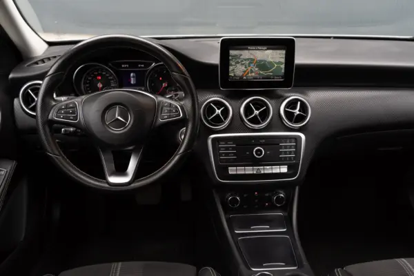 Mercedes-Benz A 180 d Style Plus Aut. 11