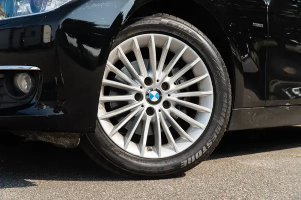 BMW 320 d xDrive Line Luxury 25