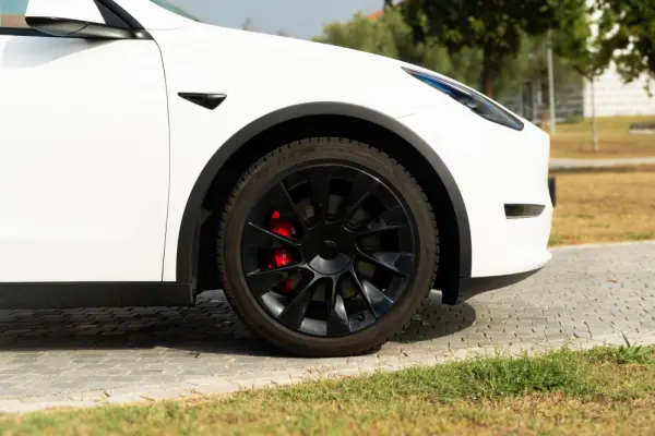 Tesla Model Y Long Range Dual Motor AWD 30