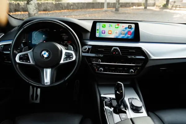 BMW 520 d Pack M Auto 10