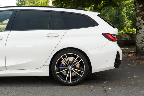 BMW 318 d Pack Desportivo M Pro Auto 42