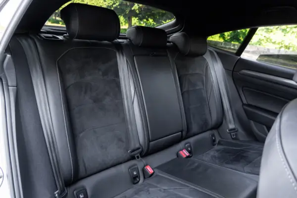 Volkswagen Arteon 2.0 TDI R-Line DSG 21