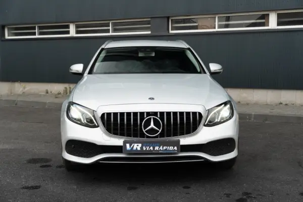 Mercedes-Benz E 220 D Avantgarde 2