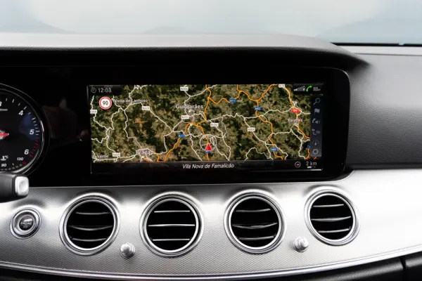 Mercedes-Benz E 220 D Avantgarde 16