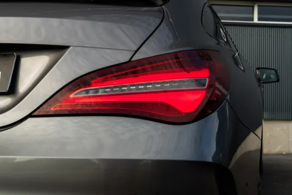 Mercedes-Benz CLA 180 d Shooting Brake AMG Line 46