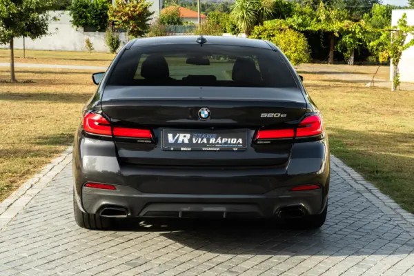 BMW 520 e Pack M 5