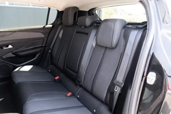 Peugeot 308 1.2 PureTech Allure 9
