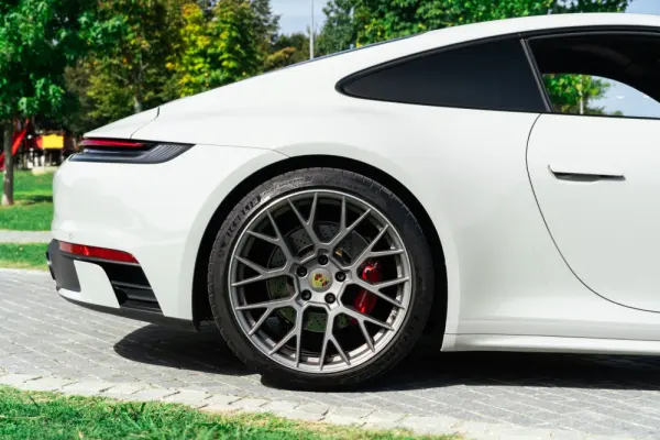 Porsche 911 (992) Carrera 4S PDK 41