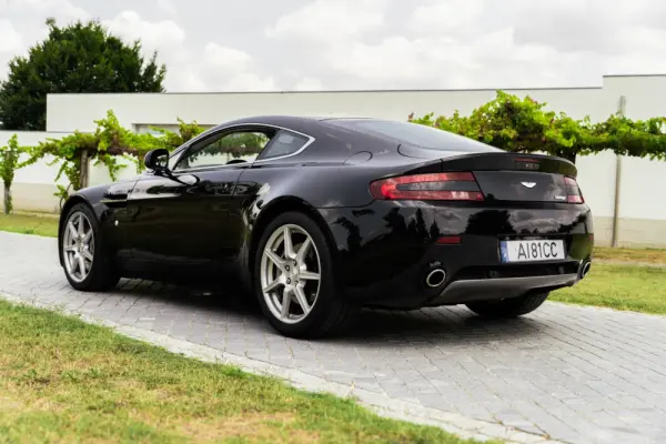 Aston Martin Vantage Coupe Sportshift 6