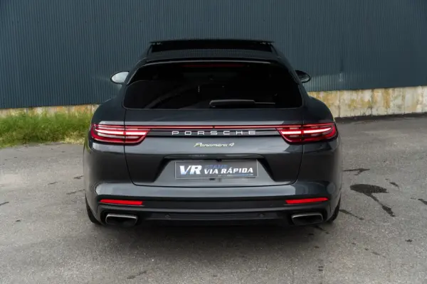 Porsche Panamera Sport Turismo 4 E-Hybrid Platinum Edition PDLS 5