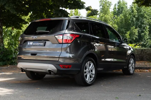 Ford Kuga 1.5 TDCi EcoBlue Titanium 4