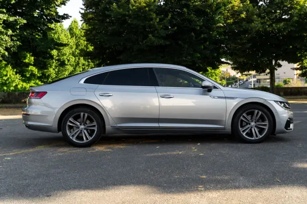 Volkswagen Arteon 2.0 TDI R-Line DSG 27