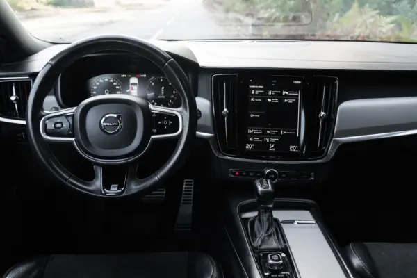 Volvo V90 2.0 D4 R-Design Geartronic 10