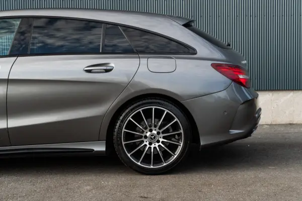 Mercedes-Benz CLA 180 d Shooting Brake AMG Line 38