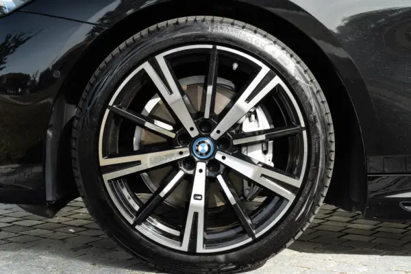 BMW i5 eDrive40 Pack Desportivo M 41